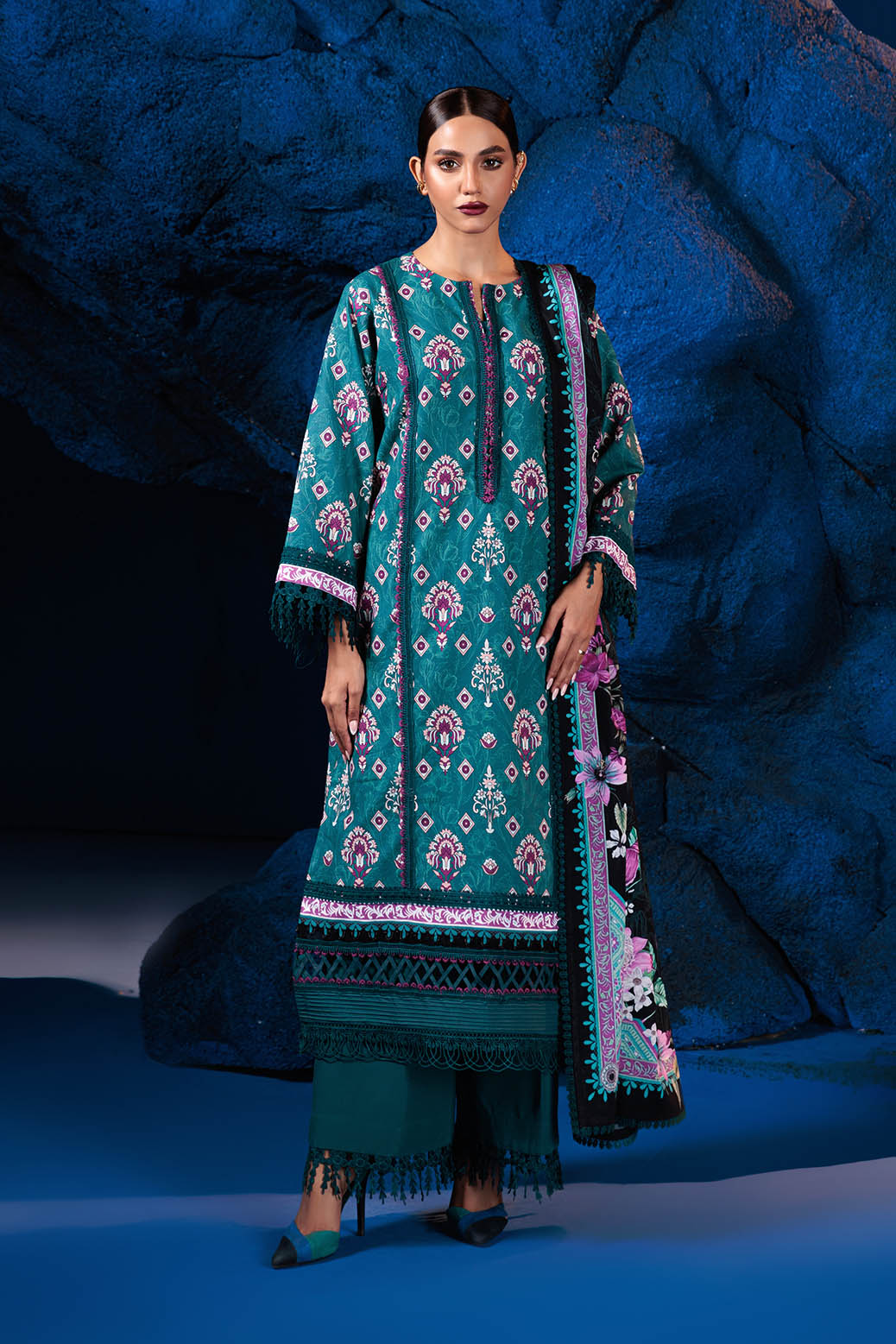 Bonanza Satrangi | Kay A King 3 Pc (2W24BP3P33) Green