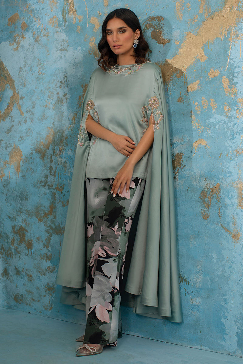 Wardha Saleem | Luxury Pret Fusion Wear | LOTUS LOVE XS Greenish Gray Female