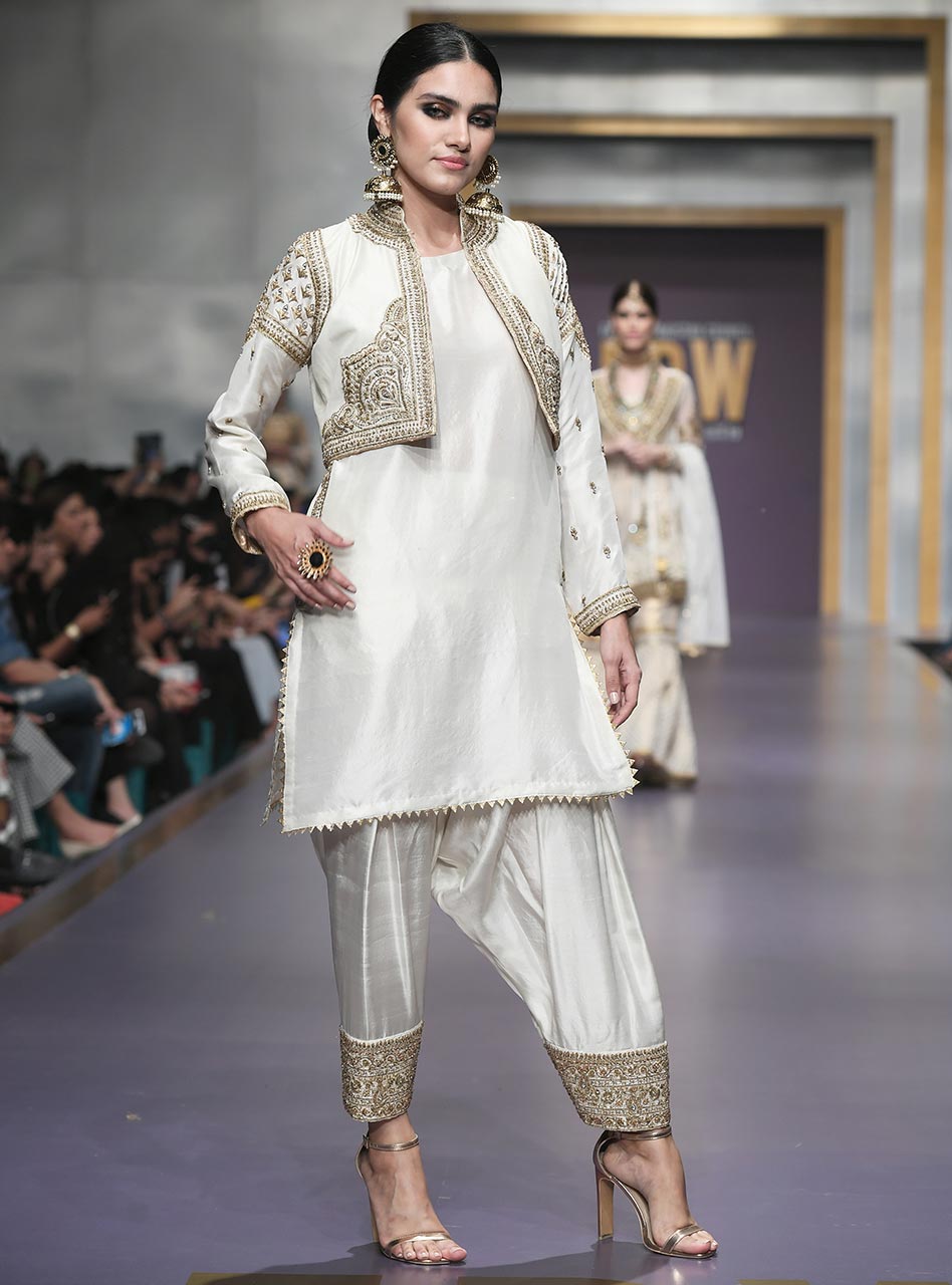 Zainab Chottani | Semi Formals | MEHRAB - Pakistani Designer Dress - by Zainab Chottani | Type: Formal - 100% Original at Saira Sultan