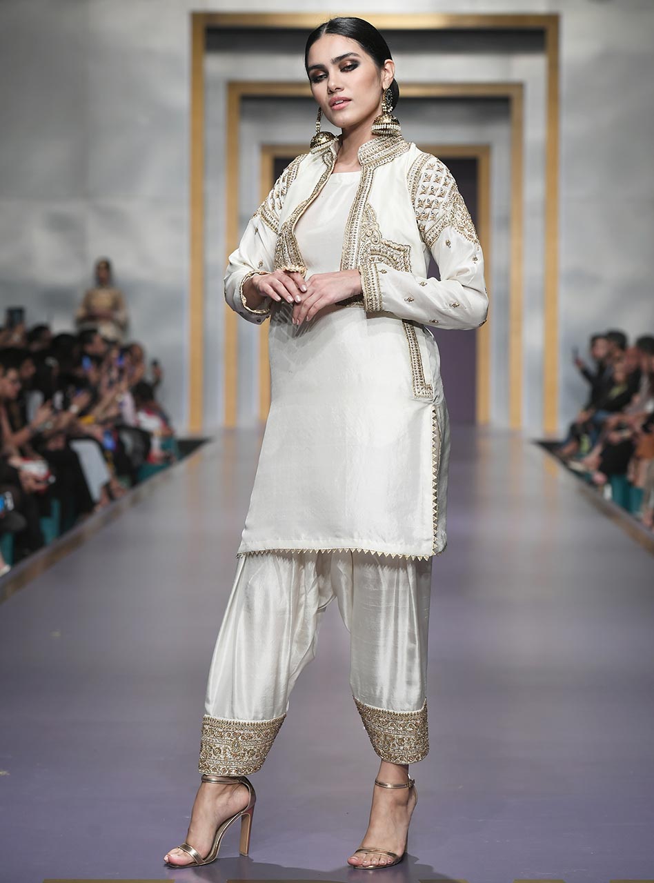 Zainab Chottani | Semi Formals | MEHRAB - Pakistani Designer Dress - by Zainab Chottani | Type: Formal - 100% Original at Saira Sultan