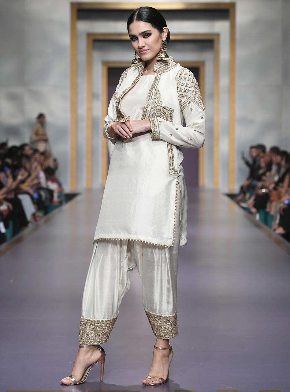 Zainab Chottani | Semi Formals | MEHRAB - Pakistani Designer Dress - by Zainab Chottani | Type: Formal - 100% Original at Saira Sultan
