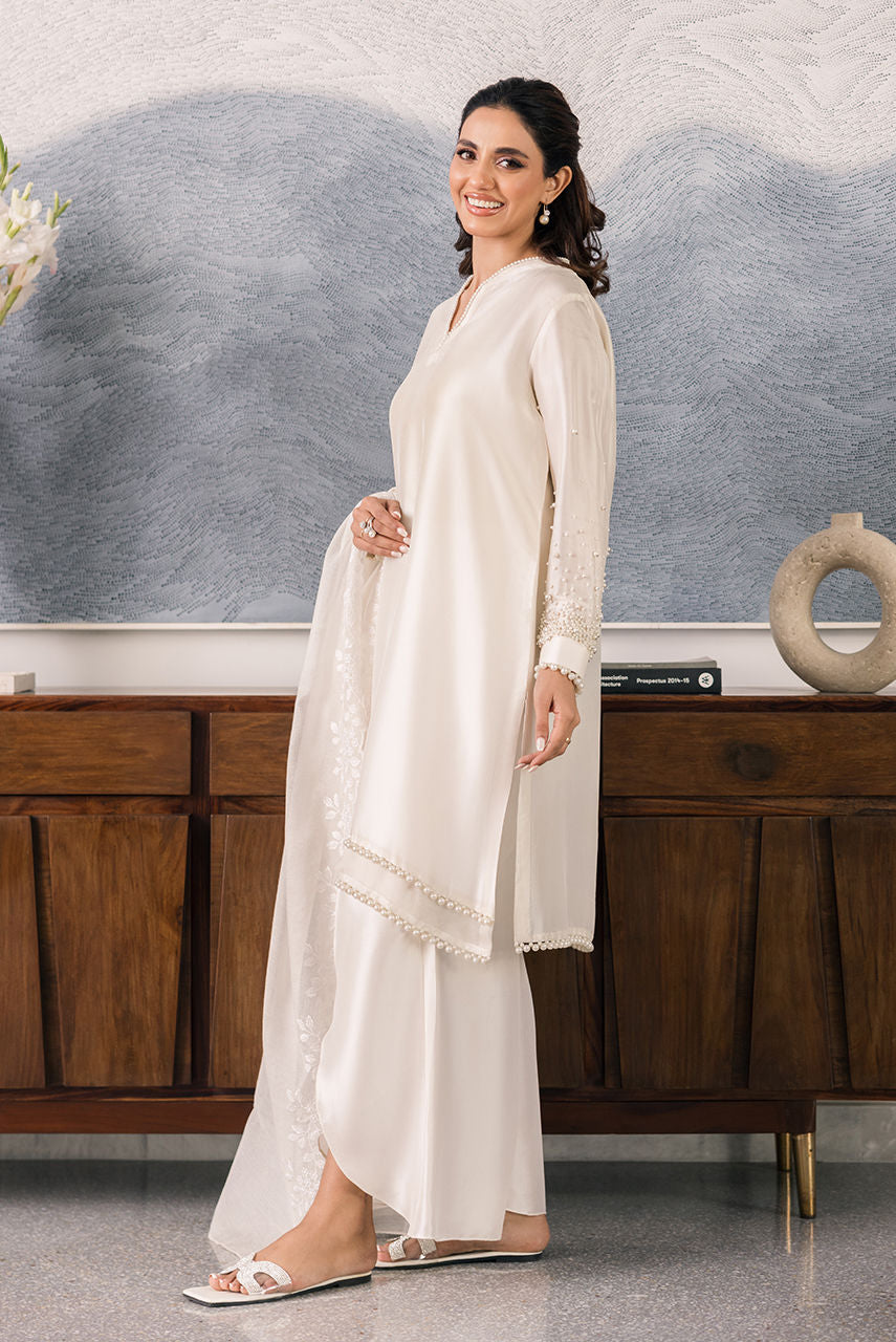 Deepak Perwani | Eid Edit 25 | Kut328 XL White Sheesha Silk