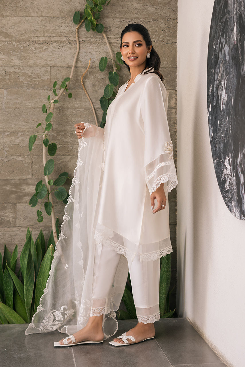 Deepak Perwani | Eid Edit 25 | Kut333 XL White Sheesha Silk