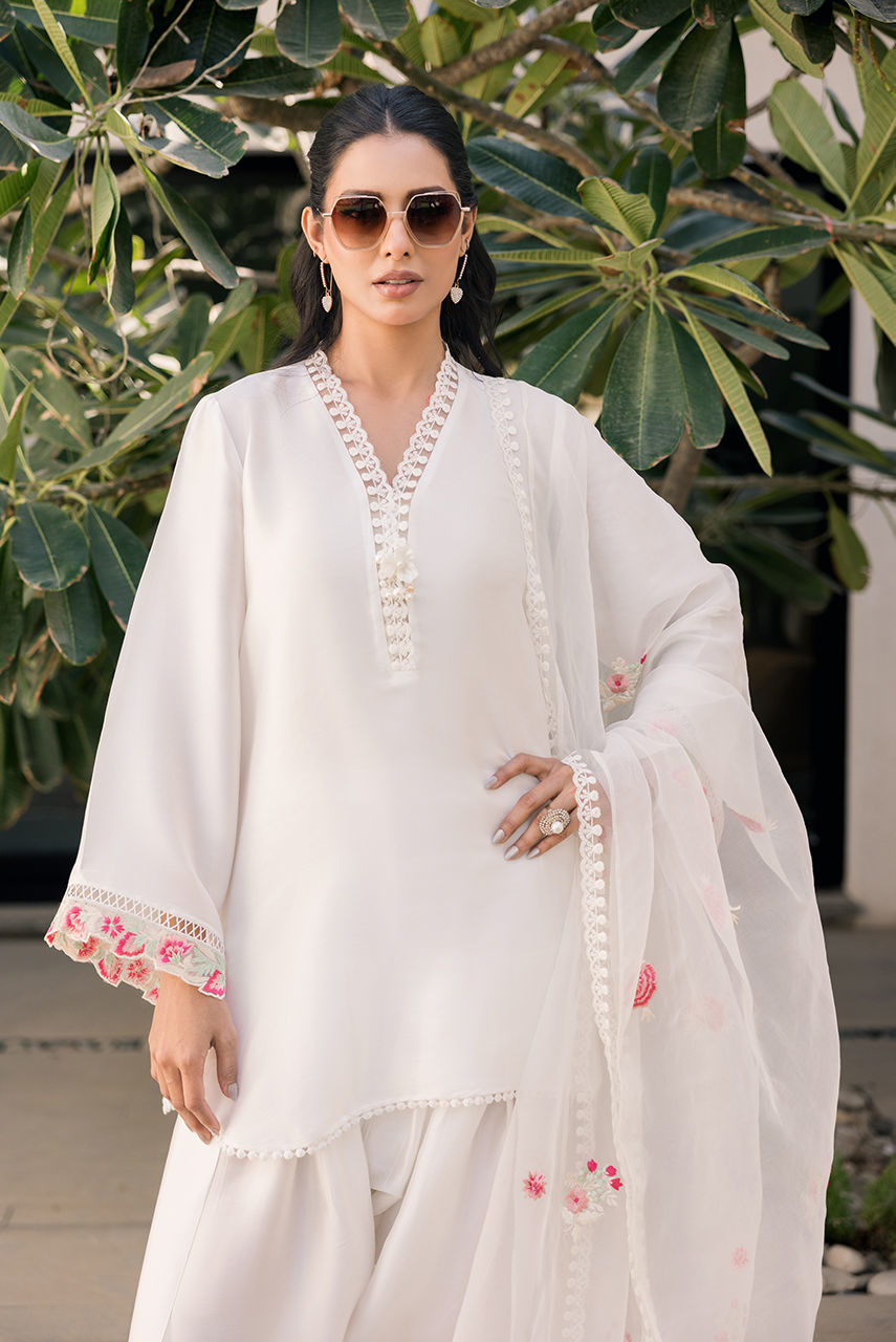 Deepak Perwani | Eid Edit 25 | Kut317 L White Sheesha Silk