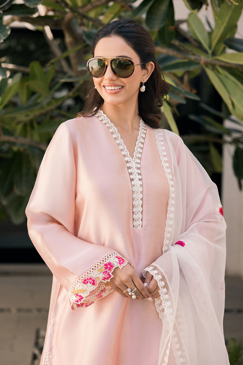 Deepak Perwani | Eid Edit 25 | Kut318 L Pink Sheesha Silk