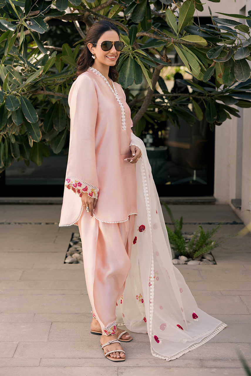 Deepak Perwani | Eid Edit 25 | Kut318 XL Pink Sheesha Silk