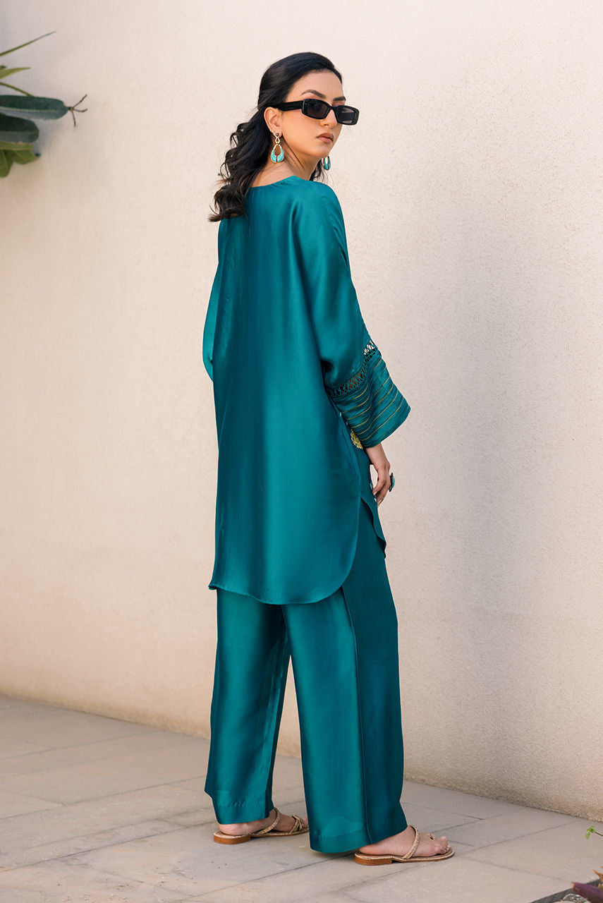 Deepak Perwani | Eid Edit 25 | Kut320 M Teal Sheesha Silk
