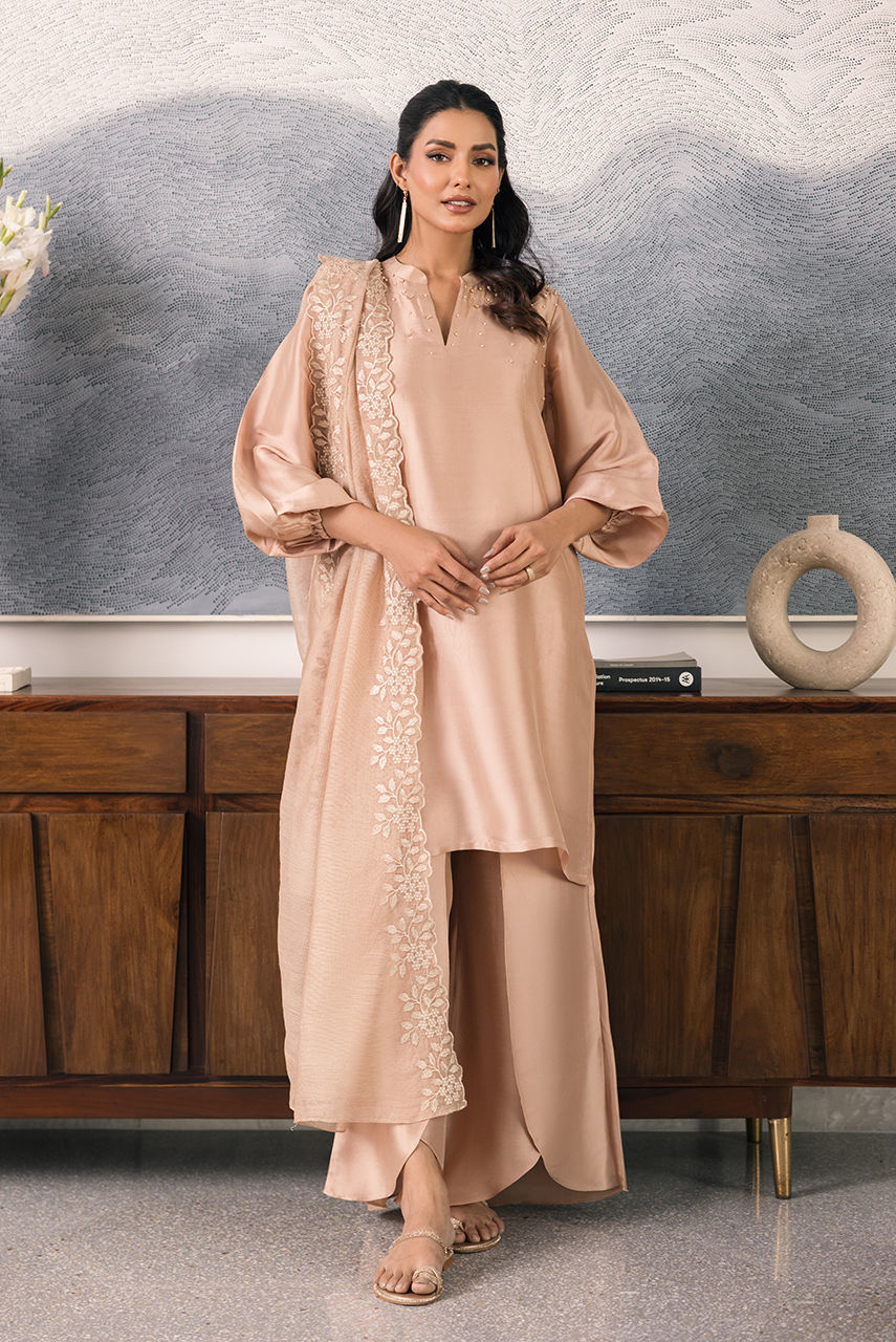 Deepak Perwani | Eid Edit 25 | Kut332 S Peach Sheesha Silk