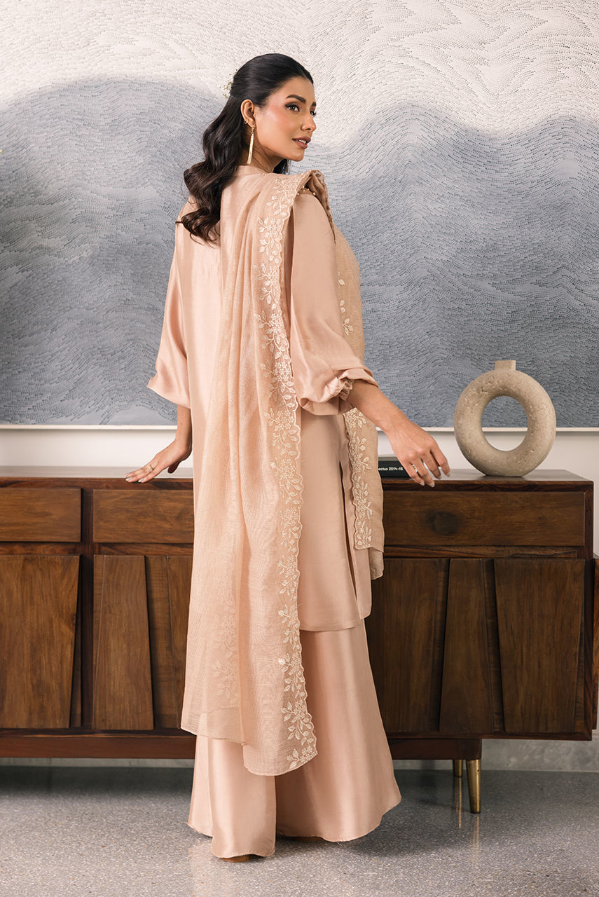 Deepak Perwani | Eid Edit 25 | Kut332 M Peach Sheesha Silk