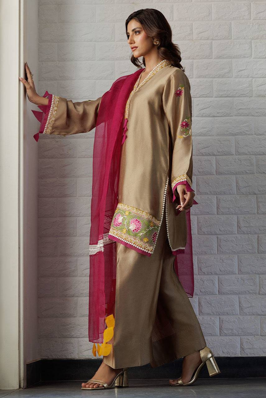 Deepak Perwani | Summer Festive 25 | Sophia - Pakistani Designer Dress - by Deepak Perwani | Type: Ladies Clothes - 100% Original at Saira Sultan