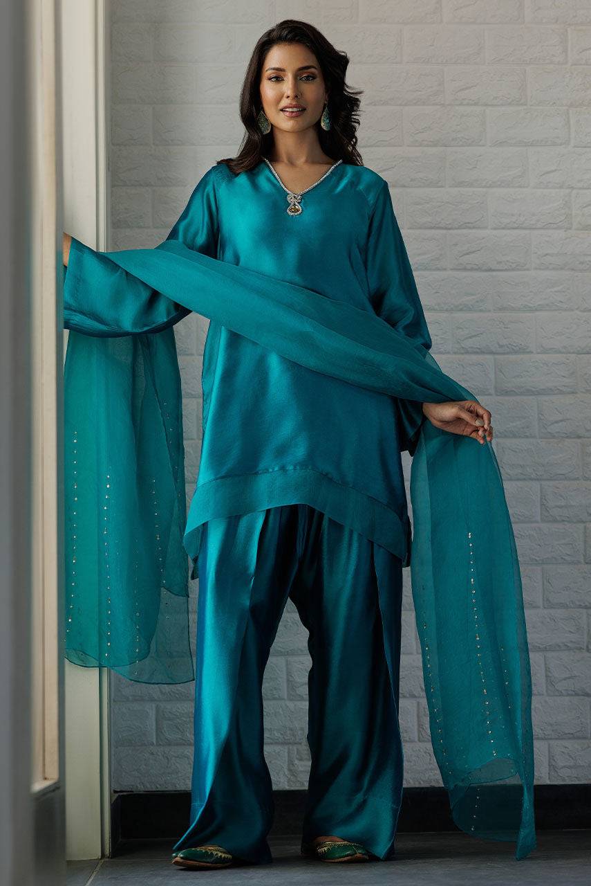 Deepak Perwani | Summer Festive 25 | Kut354 - Pakistani Designer Dress - by Deepak Perwani | Type: Ladies Clothes - 100% Original at Saira Sultan