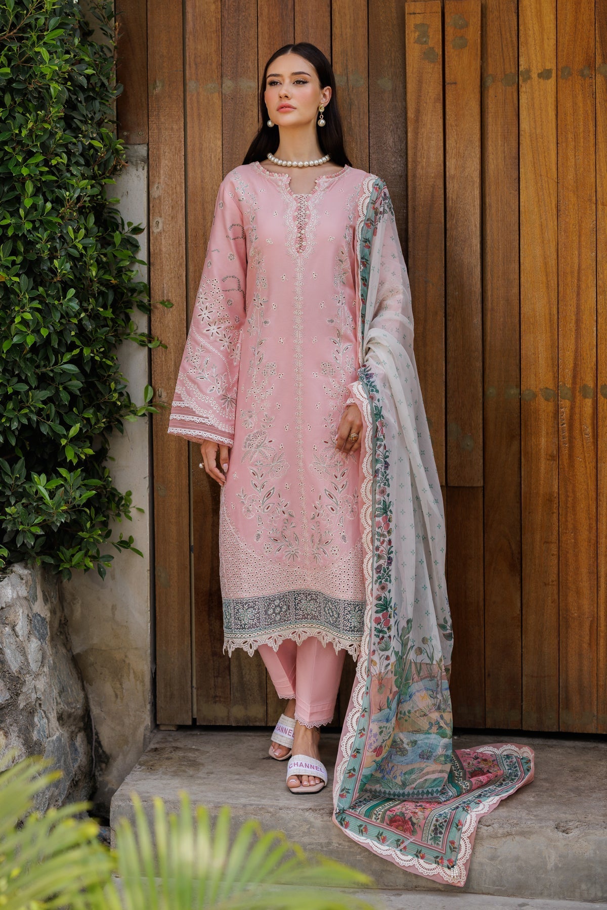 Xenia Formals | Luxury Lawn 25 | TURIN XS Pink Lawn