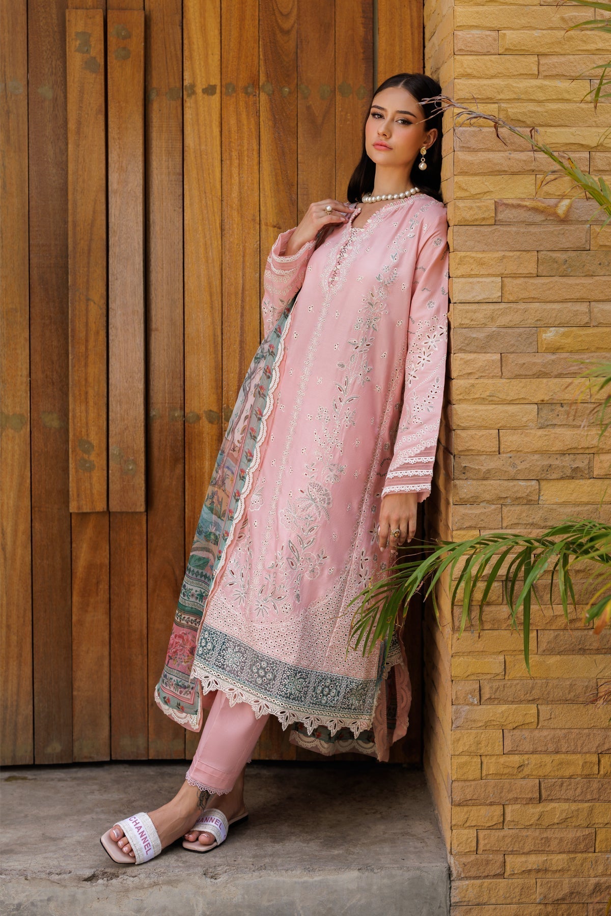 Xenia Formals | Luxury Lawn 25 | TURIN L Pink Lawn