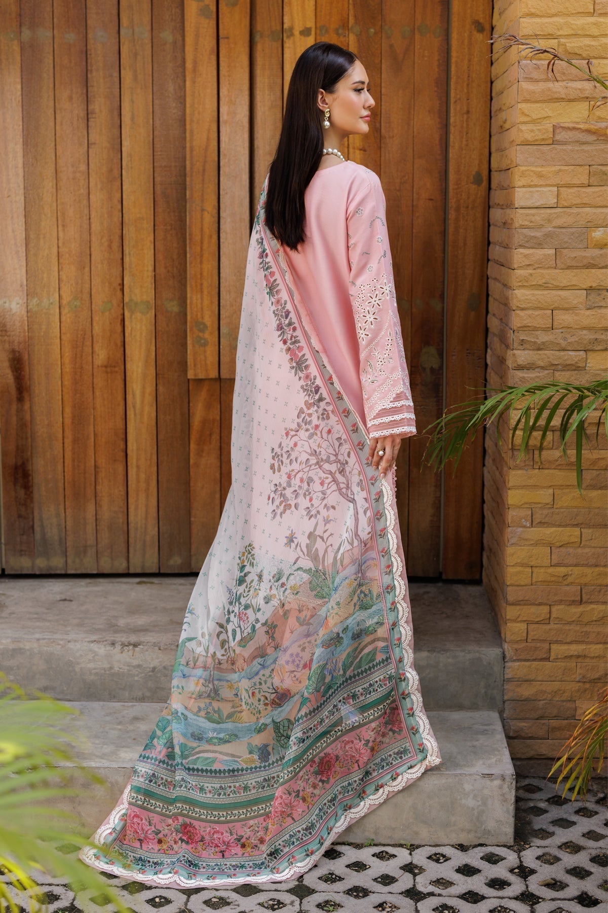 Xenia Formals | Luxury Lawn 25 | TURIN S Pink Lawn