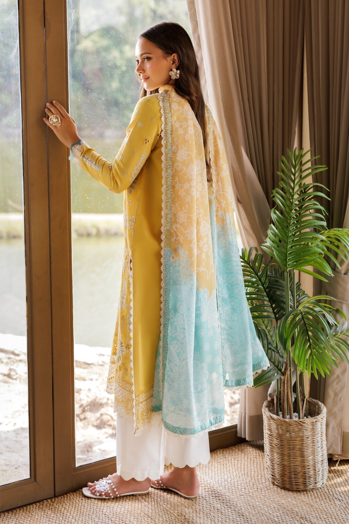 Xenia Formals | Luxury Lawn 25 | SINSEAD S Yellow Lawn