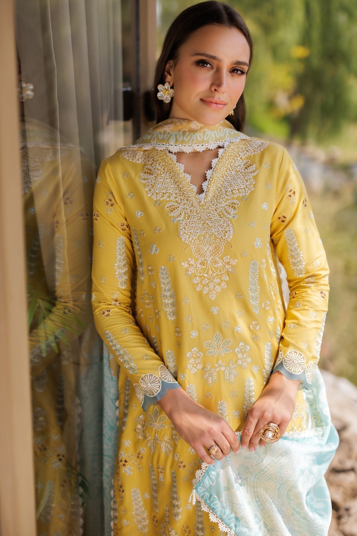 Xenia Formals | Luxury Lawn 25 | SINSEAD L Yellow Lawn