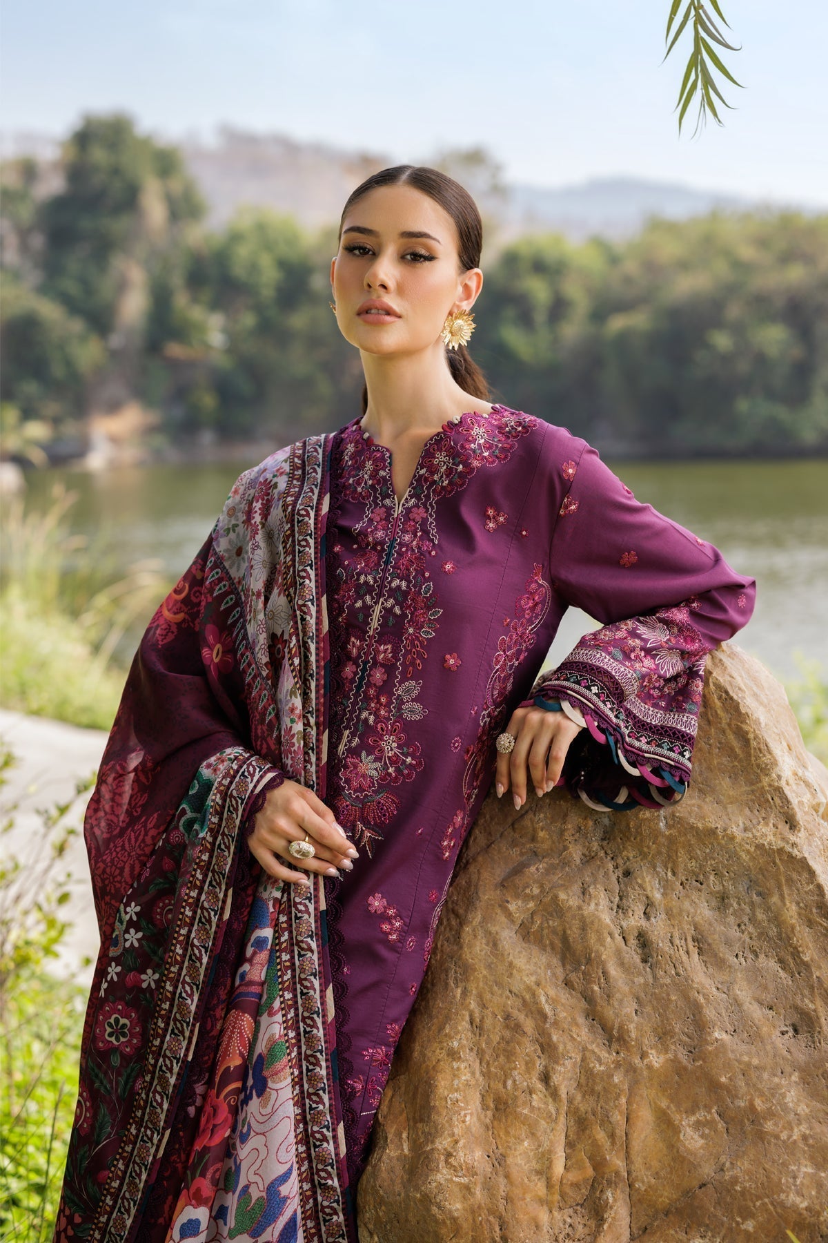 Xenia Formals | Luxury Lawn 25 | VIOLET L Plum Lawn
