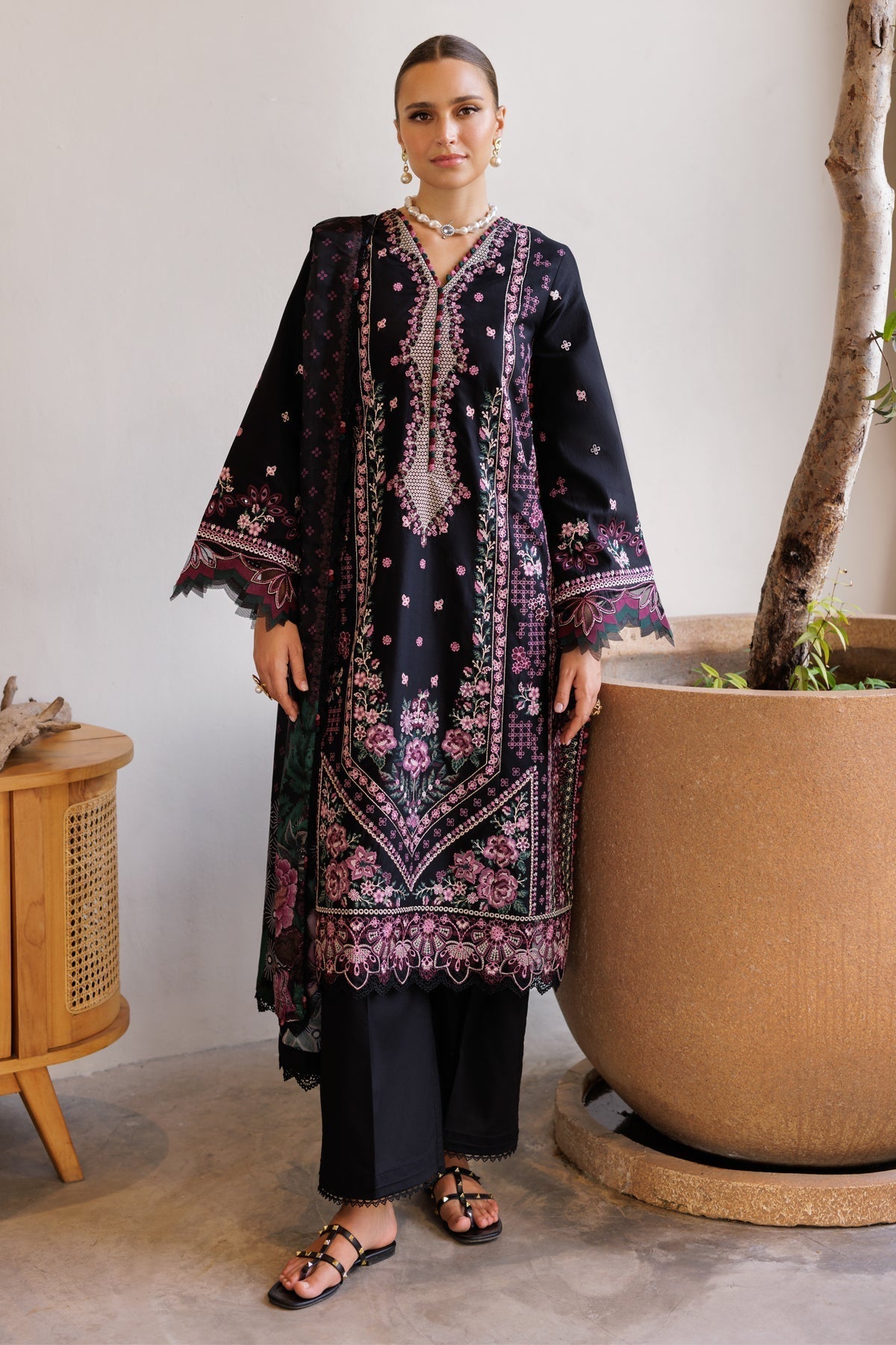 Xenia Formals | Luxury Lawn 25 | ZITA XS Black Lawn