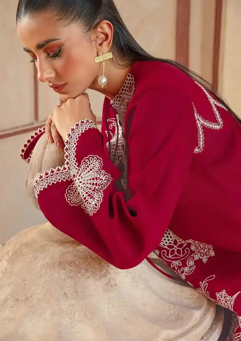 Crimson | Amal Winter 23 | Threads that Bind - CRWP 3B - Pakistani Designer Dress - by Crimson | Type: Luxury - 100% Original at Saira Sultan