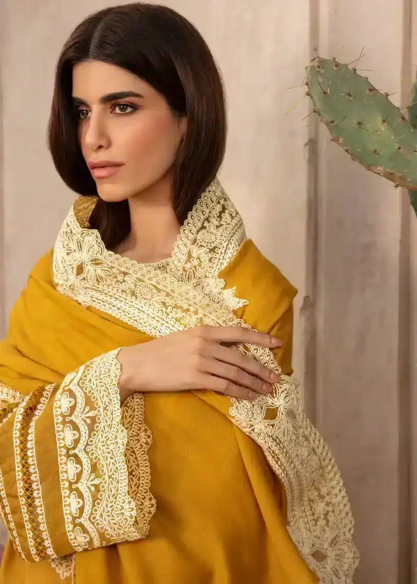 Crimson | Amal Winter 23 | Marori Tales - CRWP 2A - Pakistani Designer Dress - by Crimson | Type: Luxury - 100% Original at Saira Sultan