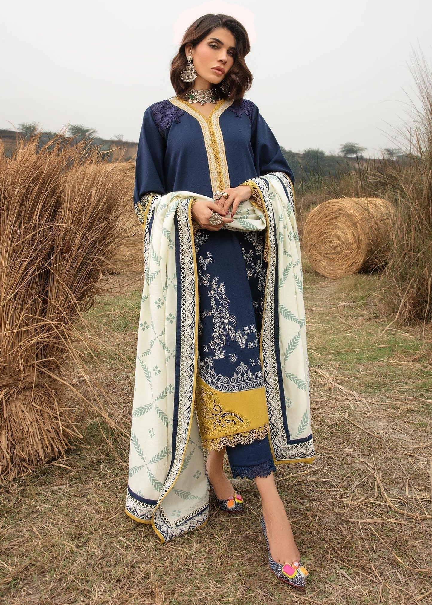 Saira Shakira | Raya Winter Stitched 23 | Neal - Pakistani Designer Dress - by Saira Shakira | Type: Luxury - 100% Original at Saira Sultan