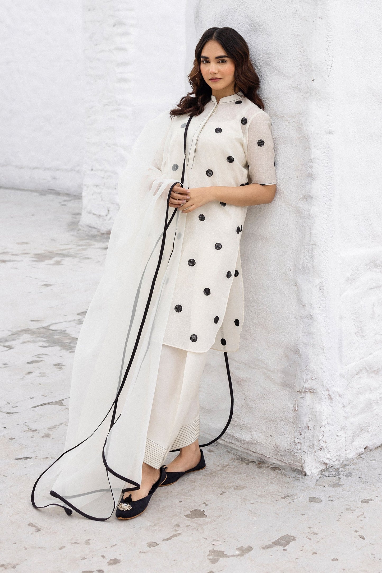 Erum Khan | Ramadan Edition | Elara M White Cotton Karandi
