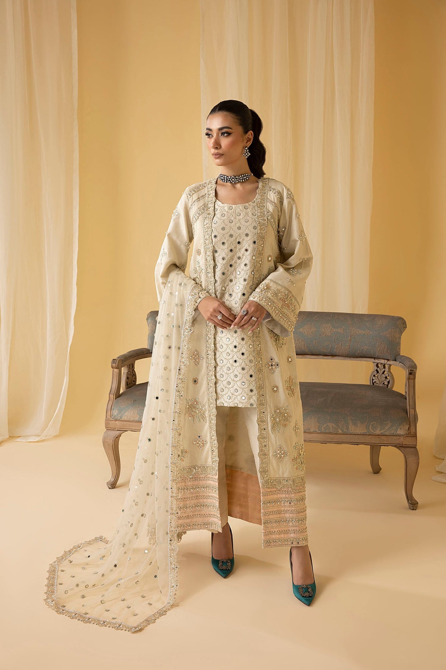 Nuriyaa | Luxe Formals | Iris