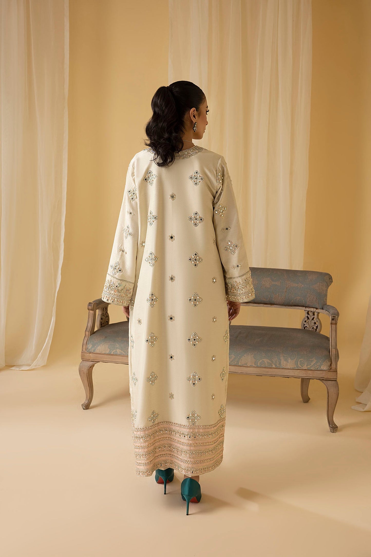 Nuriyaa | Luxe Formals | Iris