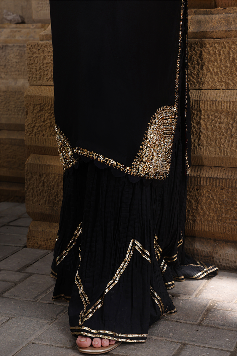 Mona Imran | Dilzaib Formals | Janan L Black Sheesha Silk