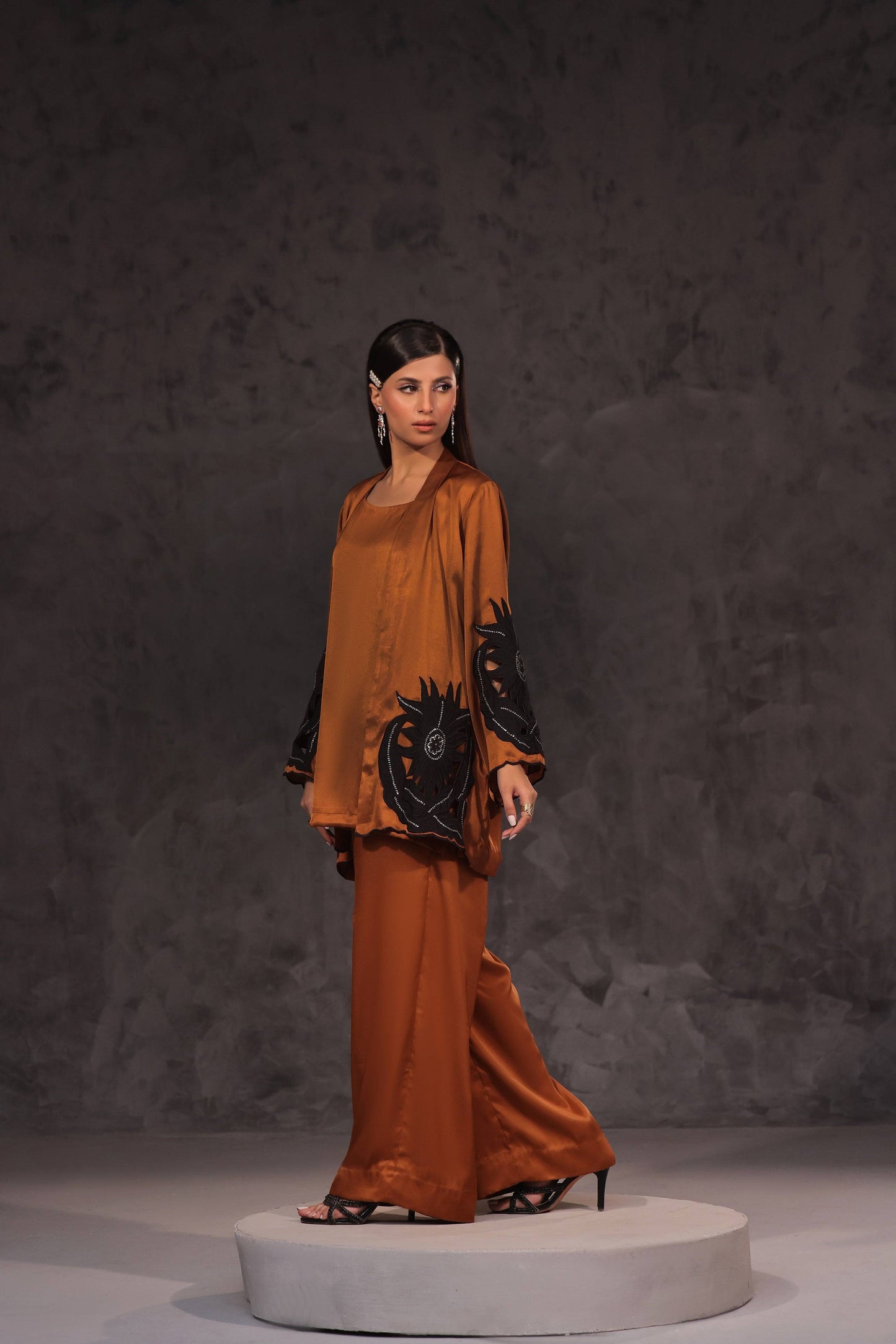 Mona Imran | Ezel Eid 25 | Meena - Pakistani Designer Dress - by Mona Imran | Type: Ladies Clothes - 100% Original at Saira Sultan
