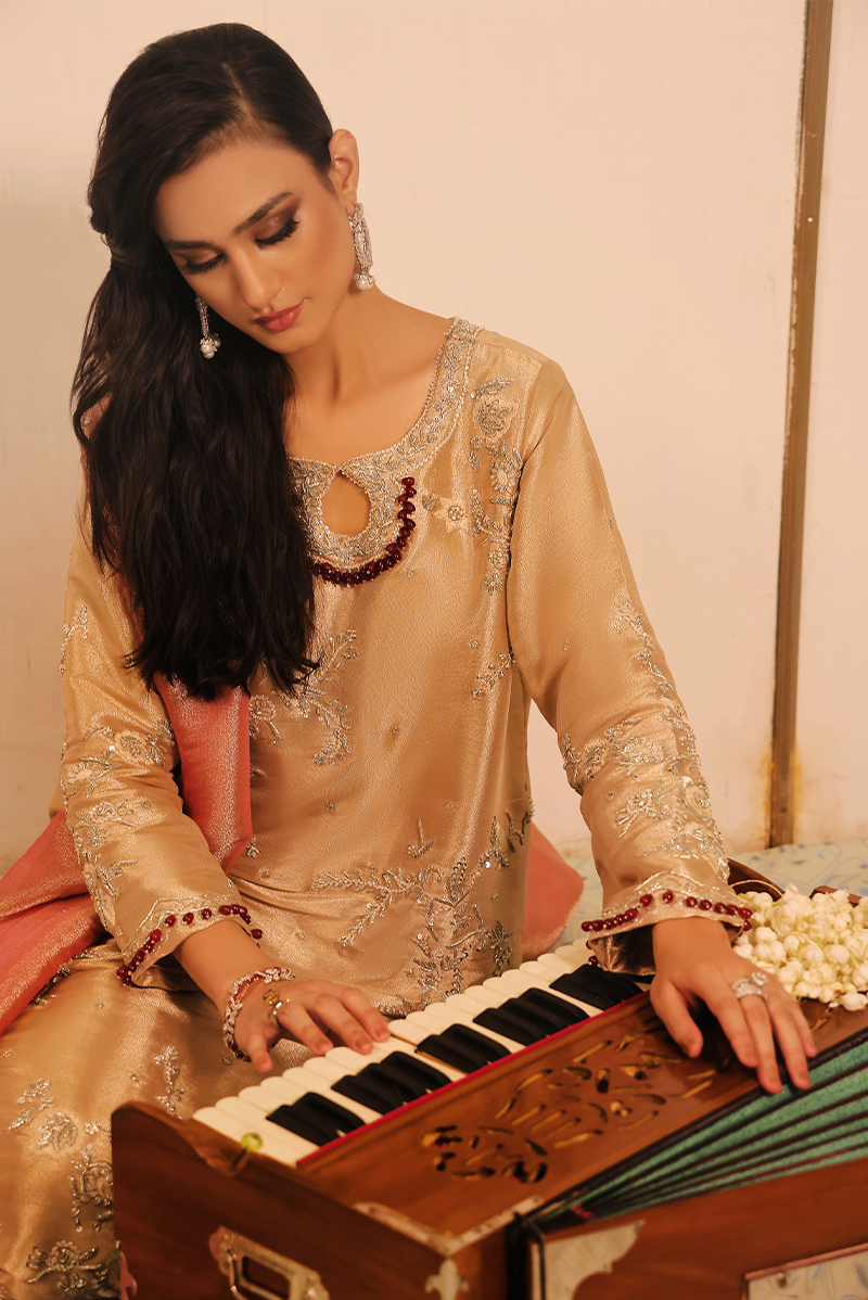 Mona Imran | Dilzaib Formals | Haya XL Gold Lama Tissue