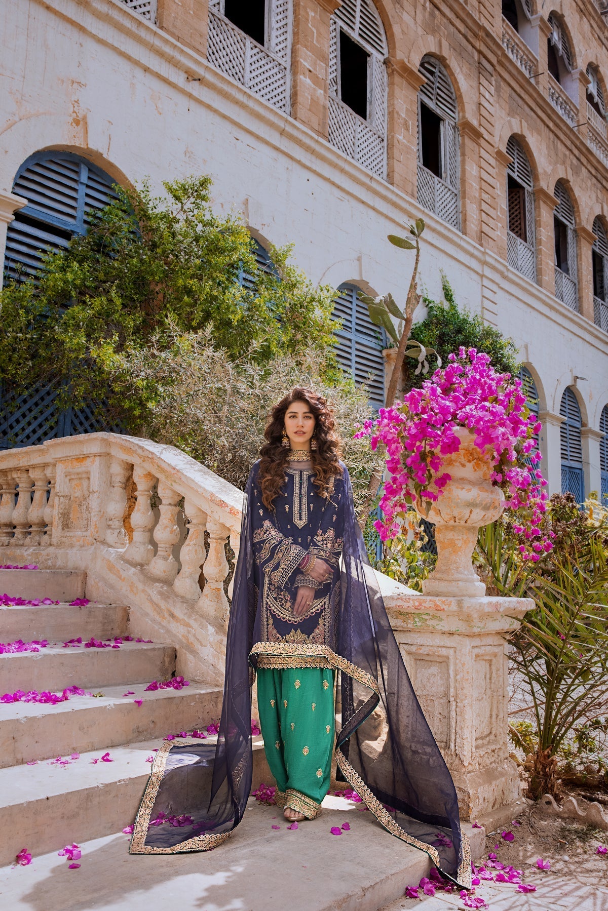 Erum Khan | Umaima Eid Edit | ANABIA XL Navy Blue Raw Silk