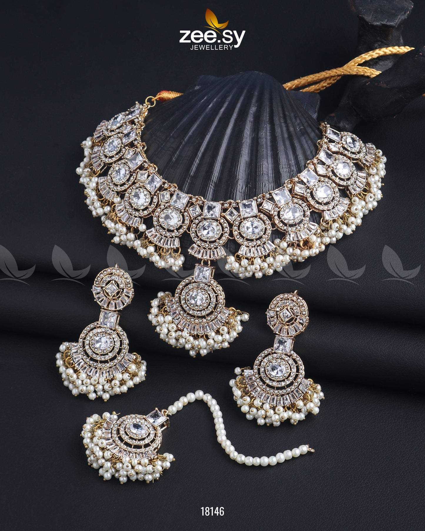 Anaya Necklace Set Golden White