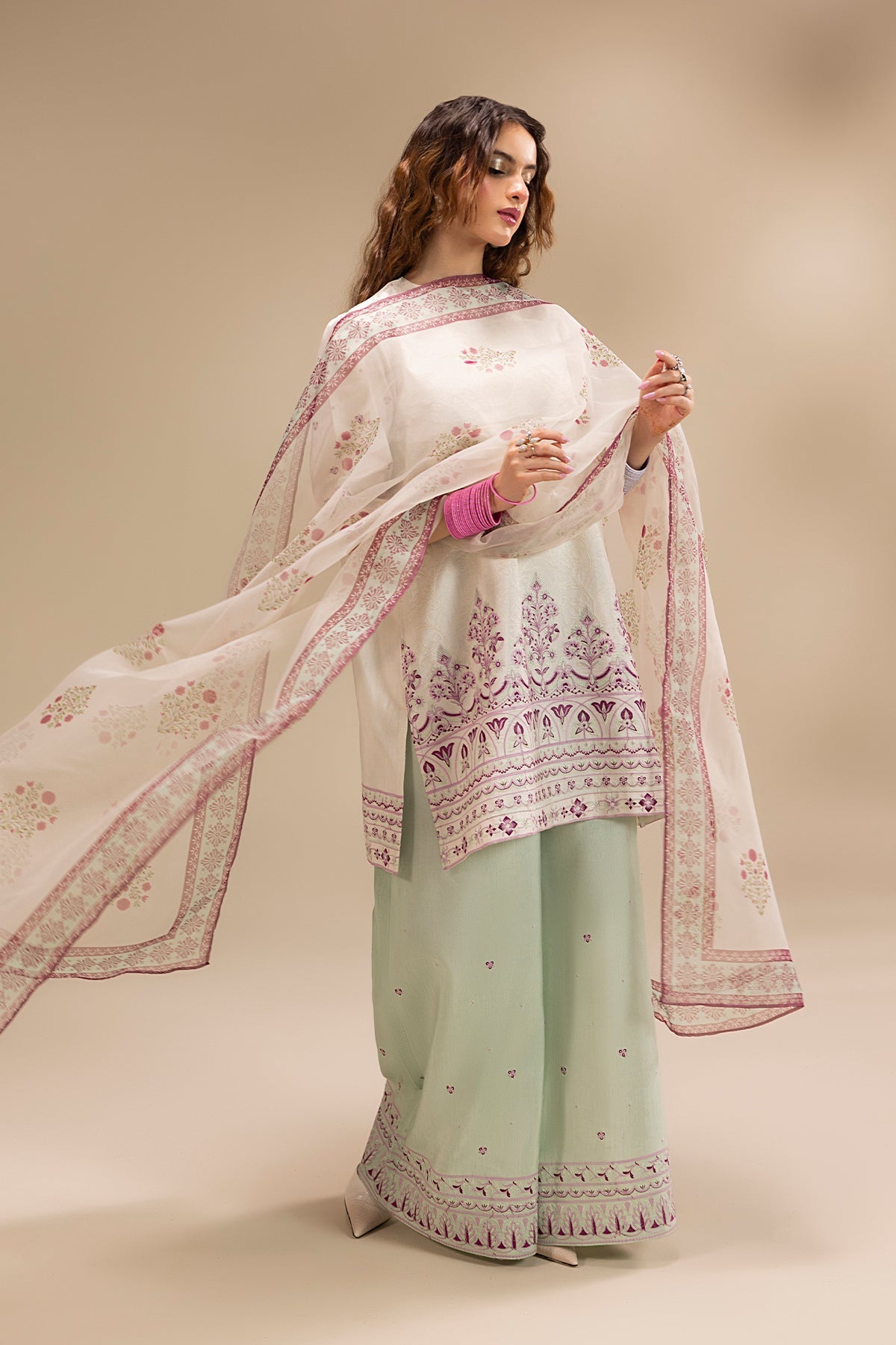 Erum Khan | Lillia Summer Edit | Pearl Blush L Off White Korean Silk