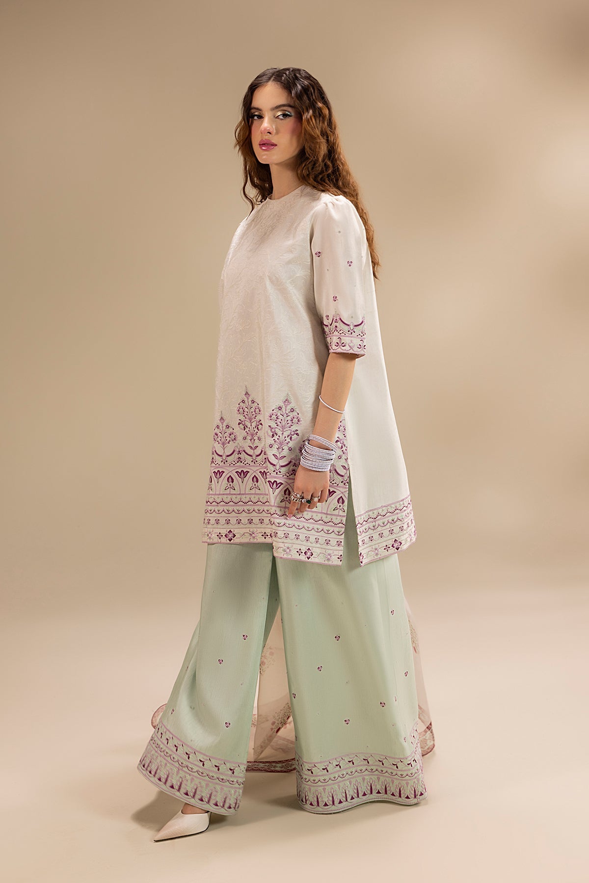 Erum Khan | Lillia Summer Edit | Pearl Blush XL Off White Korean Silk