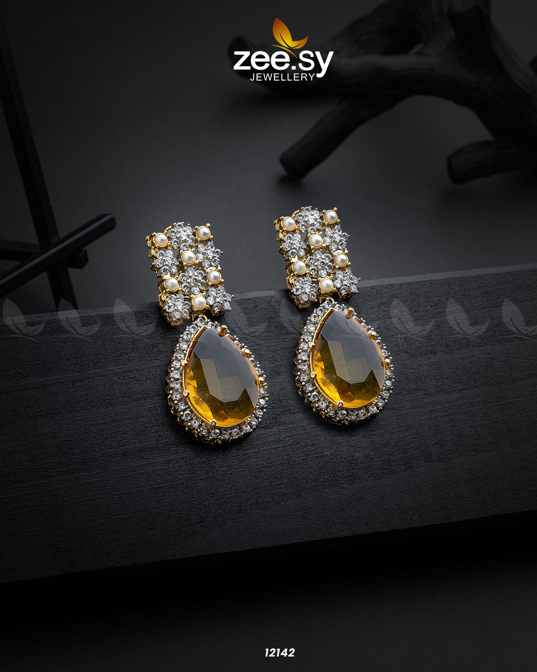 Amulet Earrings Yellow