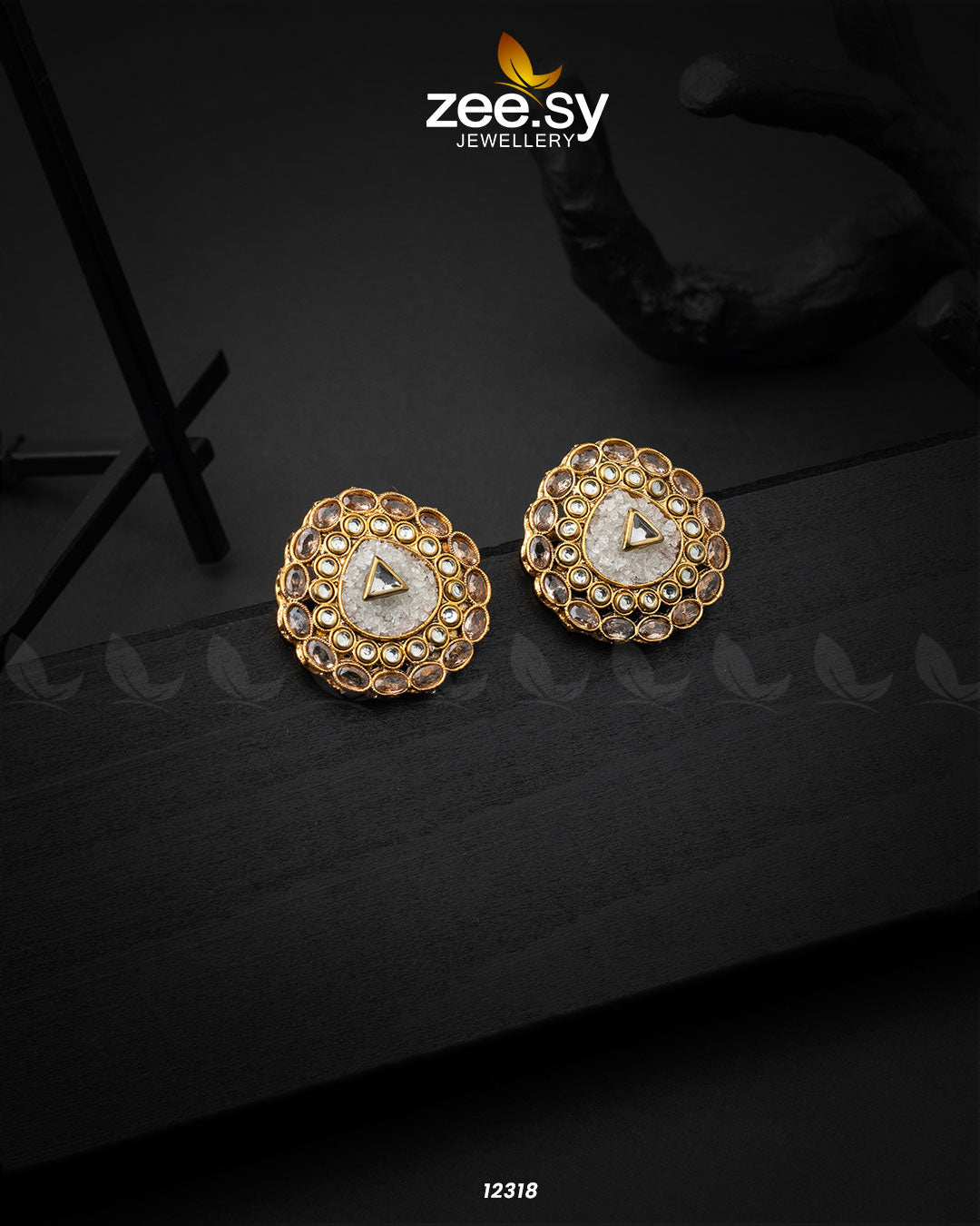 Pebble Earrings White
