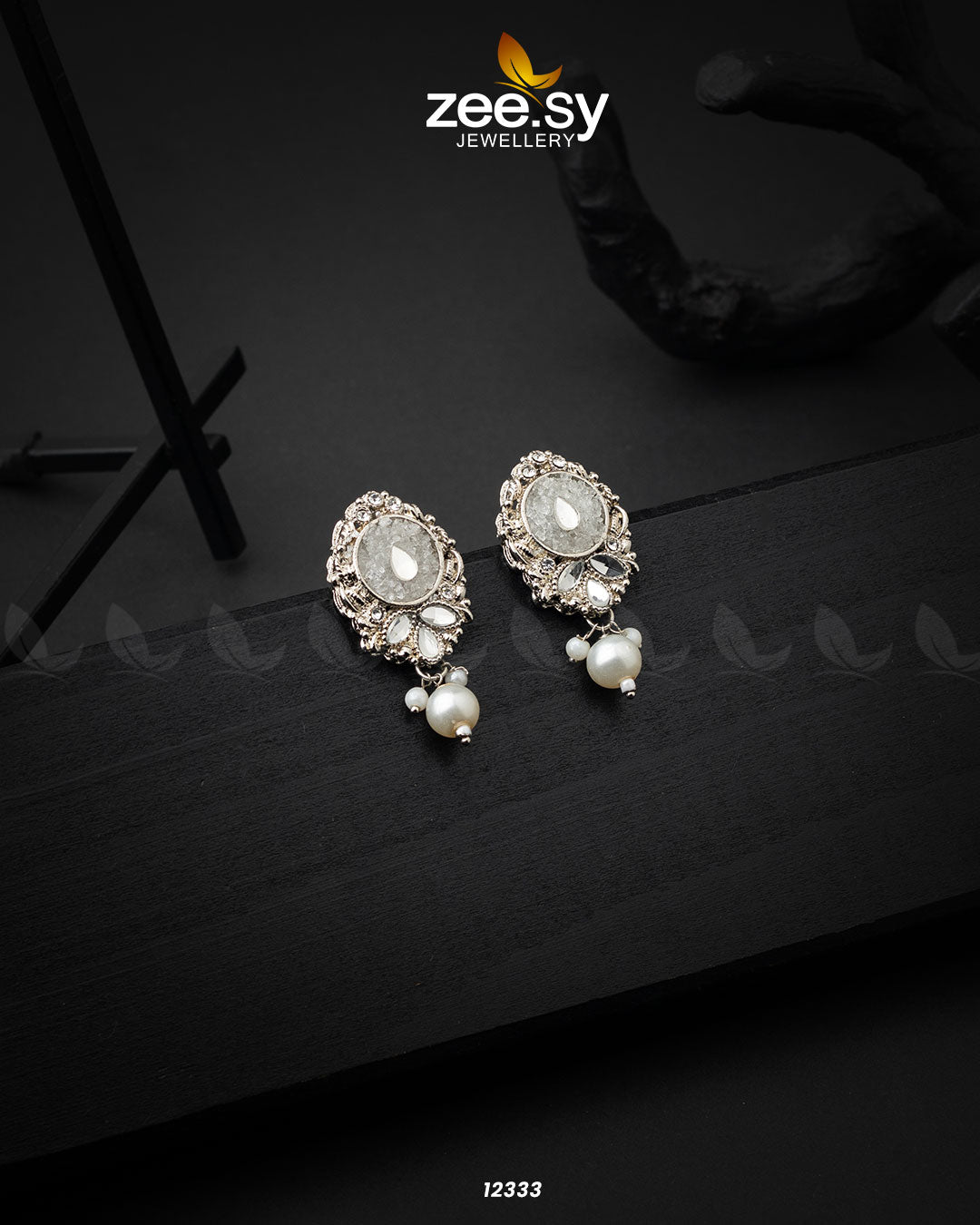 Limestone Crush Studs Earrings White