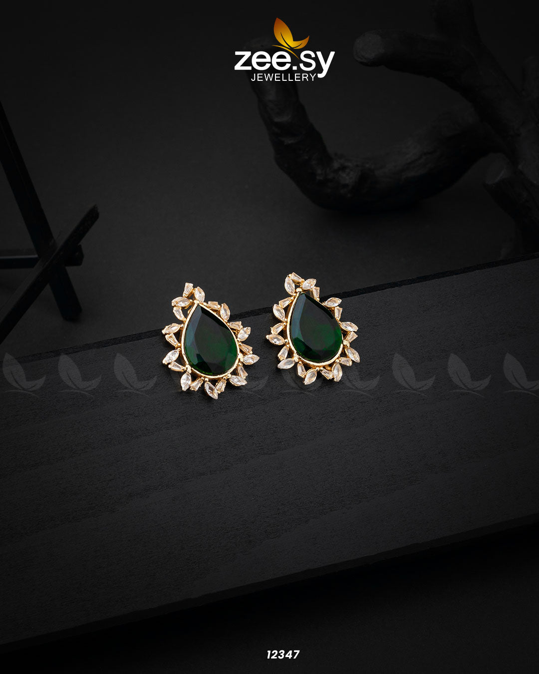 Oval Star Earrings Golden Green
