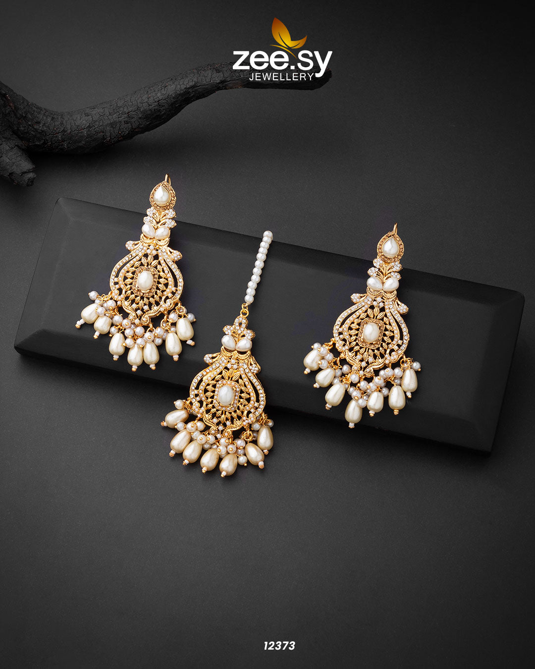 Minal's Earrings Pearl