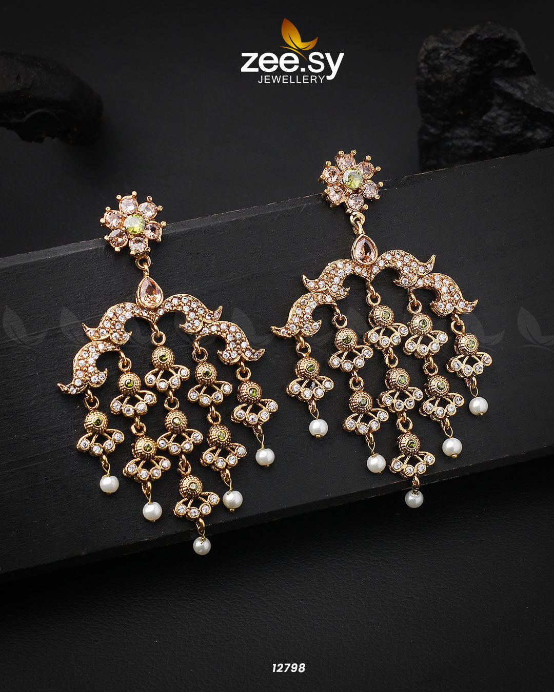 Hanging Earrings Golden Mint Green