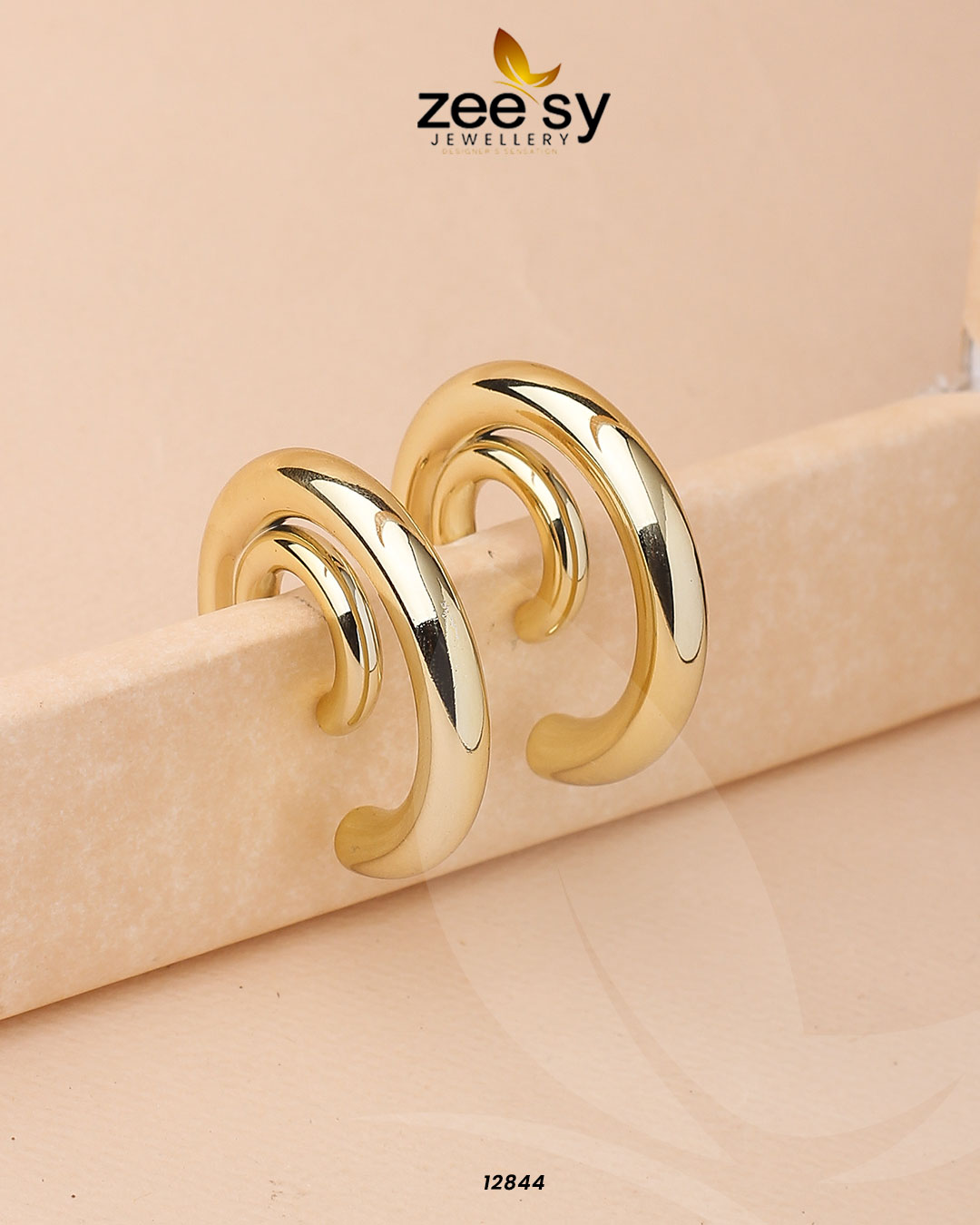 Arc Earrings Gold