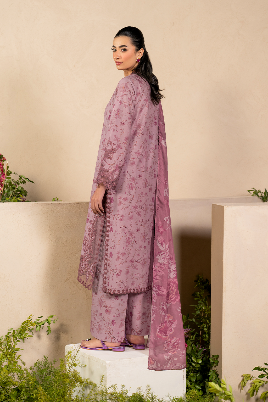 Iznik | Festive Lawn 25 | EFL-04 S Rose Pink Lawn