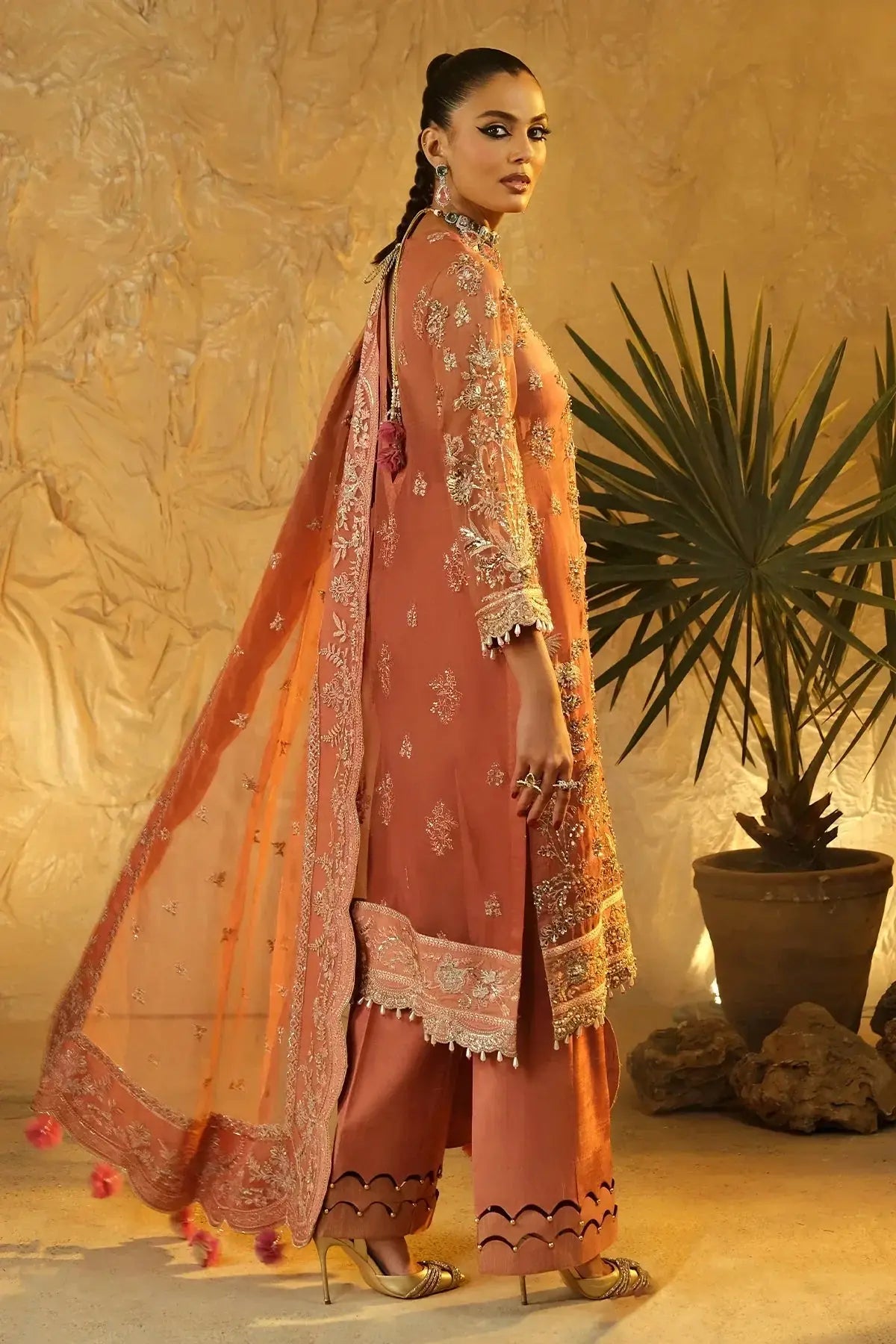 Mina Kashif | Kahani Luxury Formals 23 | Seroli - Pakistani Designer Dress - by Mina Kashif | Type: Formal - 100% Original at Saira Sultan