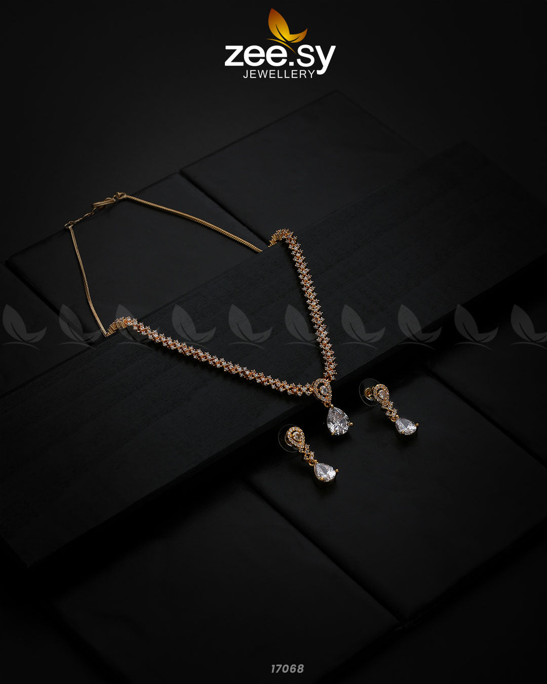 Nargis Zircon Necklace Golden White