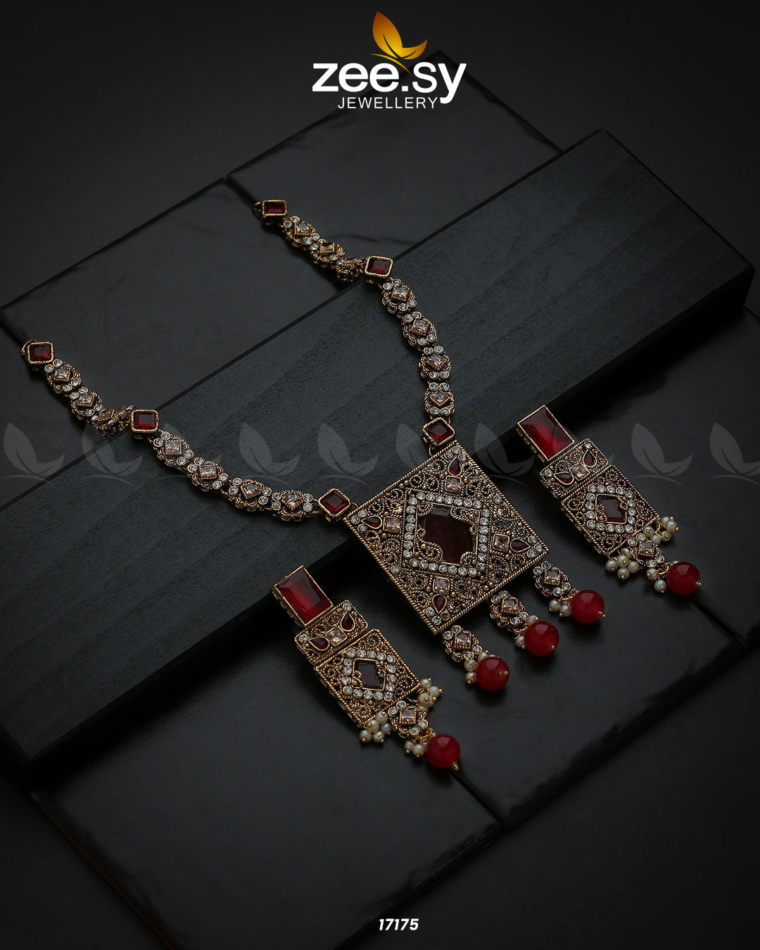 Captivating Crystals Necklace Golden Red