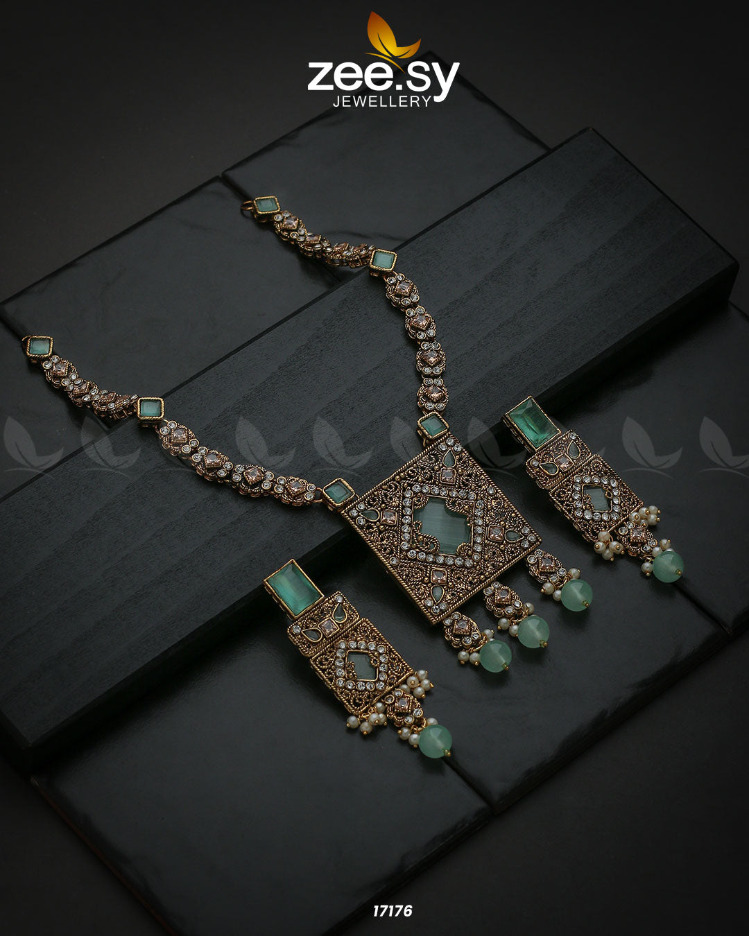 Captivating Crystals Necklace Golden Mint Green