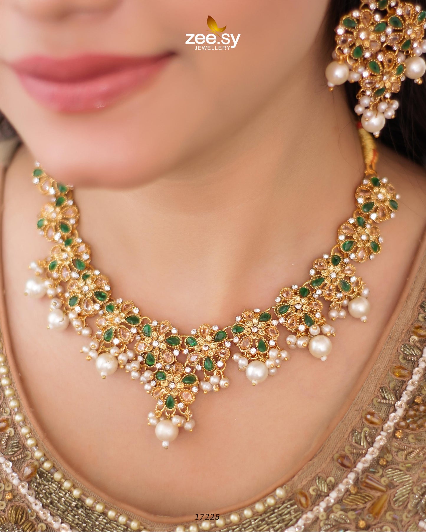 Magnolia Glimmer Necklace Green