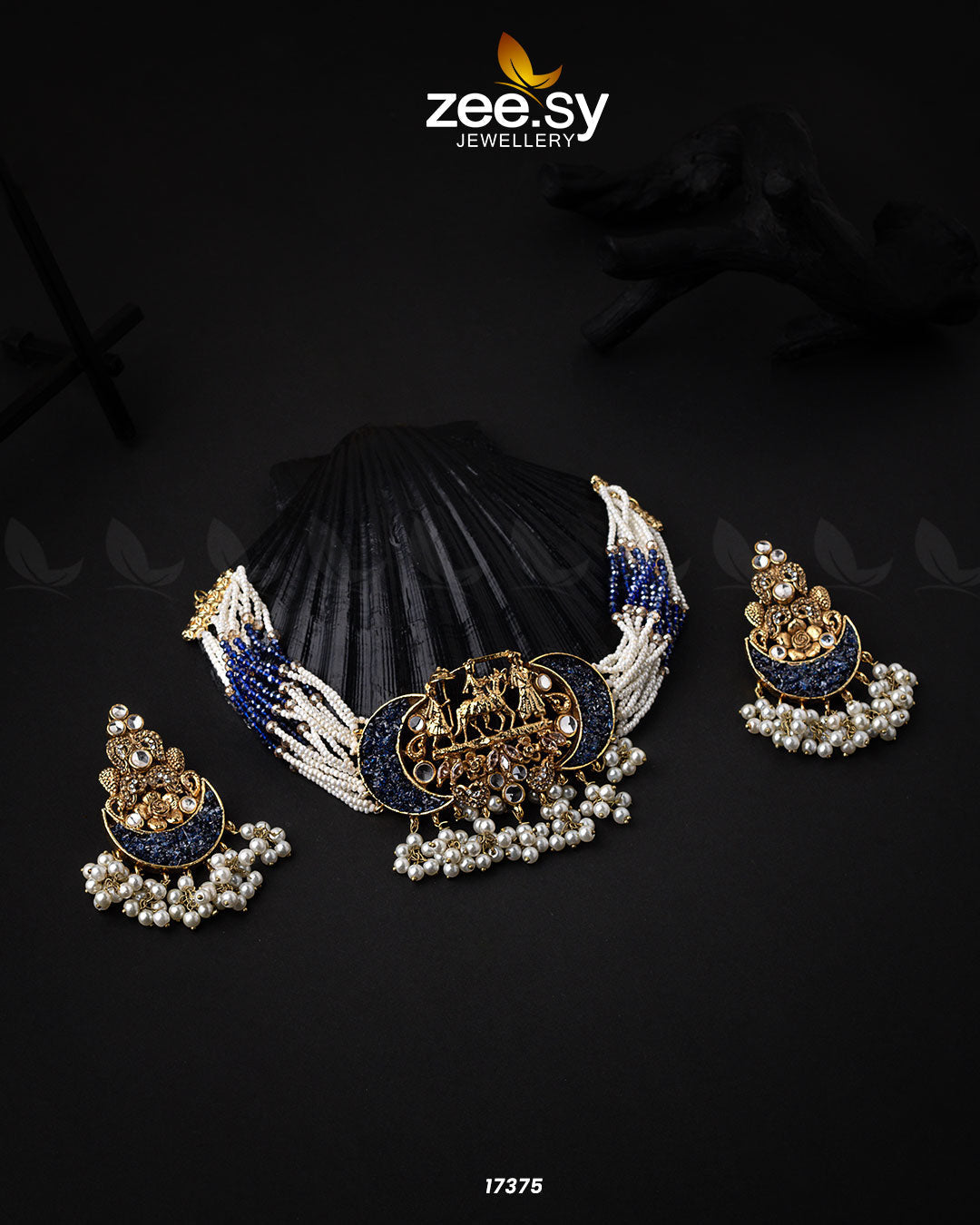 Medallion Necklace Blue