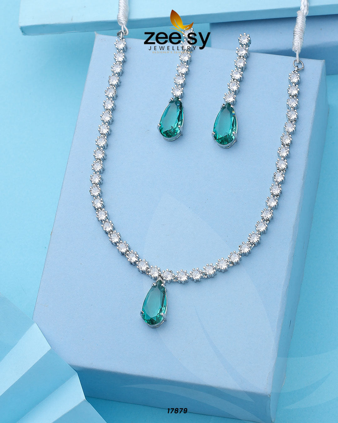 Raffealla's Necklace Silver Mint Green
